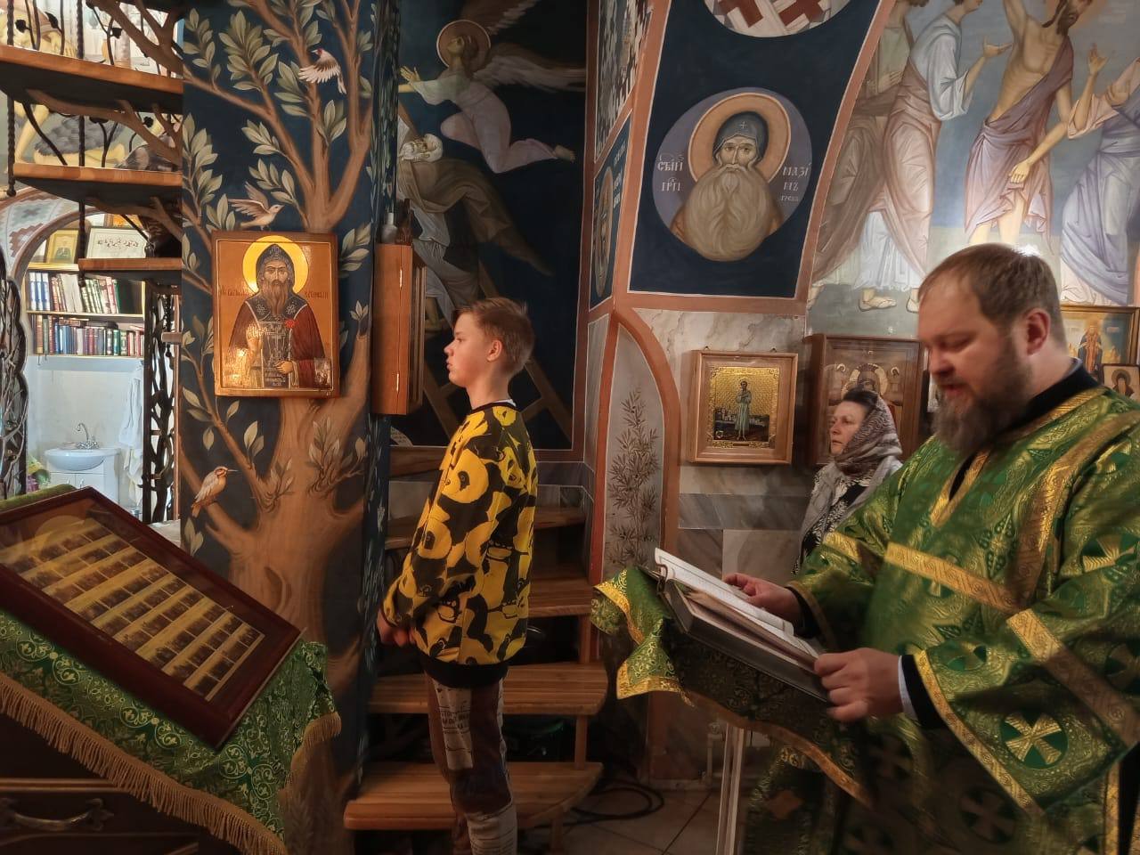 Литургия в Знаменской церкви
